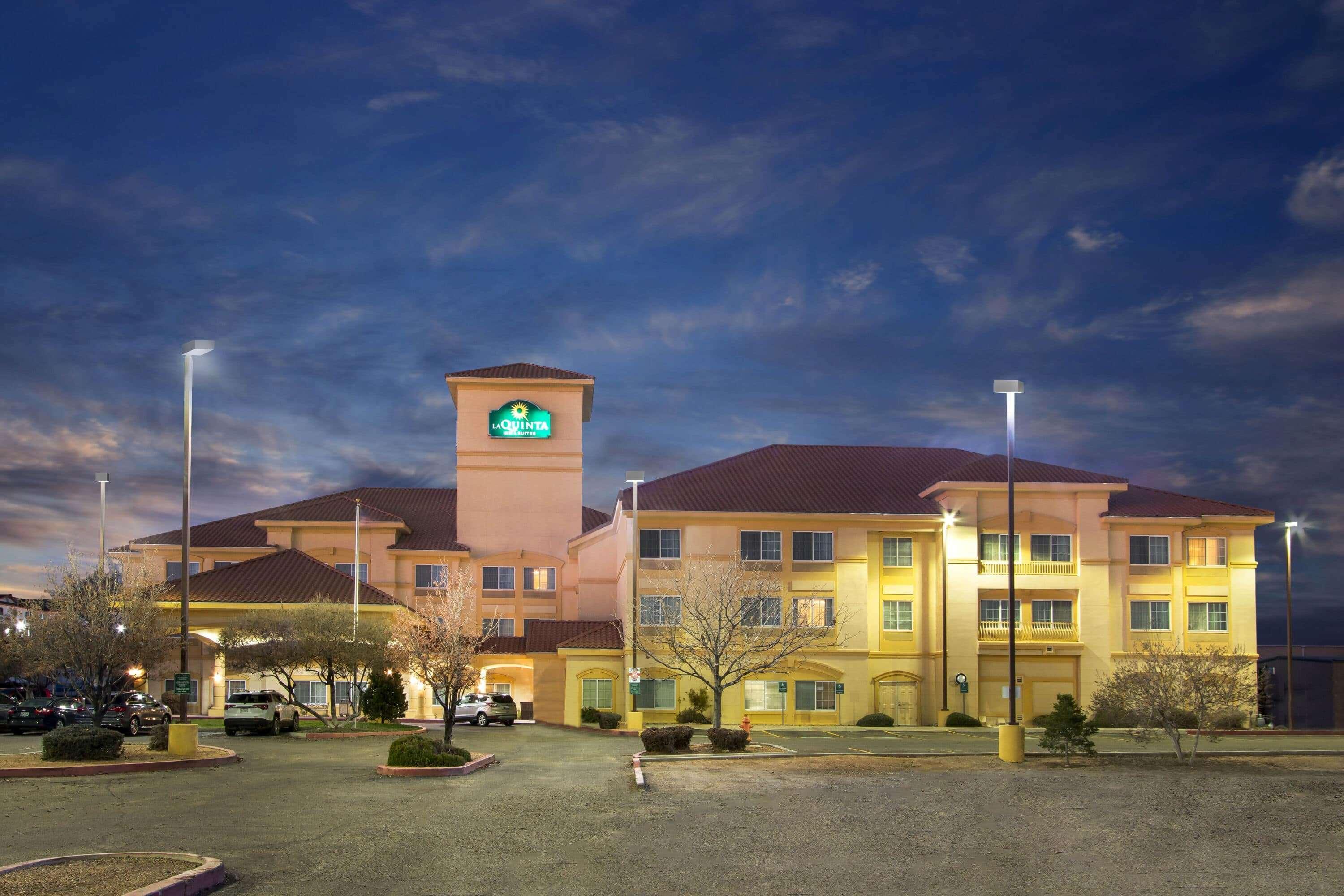 La Quinta Inn & Suites By Wyndham Albuquerque Midtown Exteriér fotografie