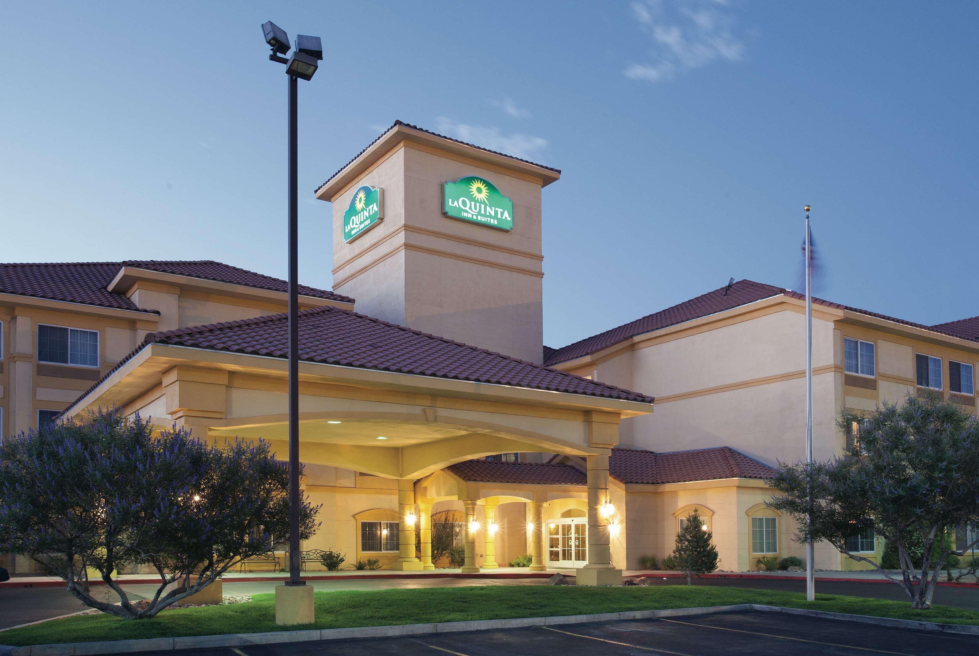 La Quinta Inn & Suites By Wyndham Albuquerque Midtown Exteriér fotografie