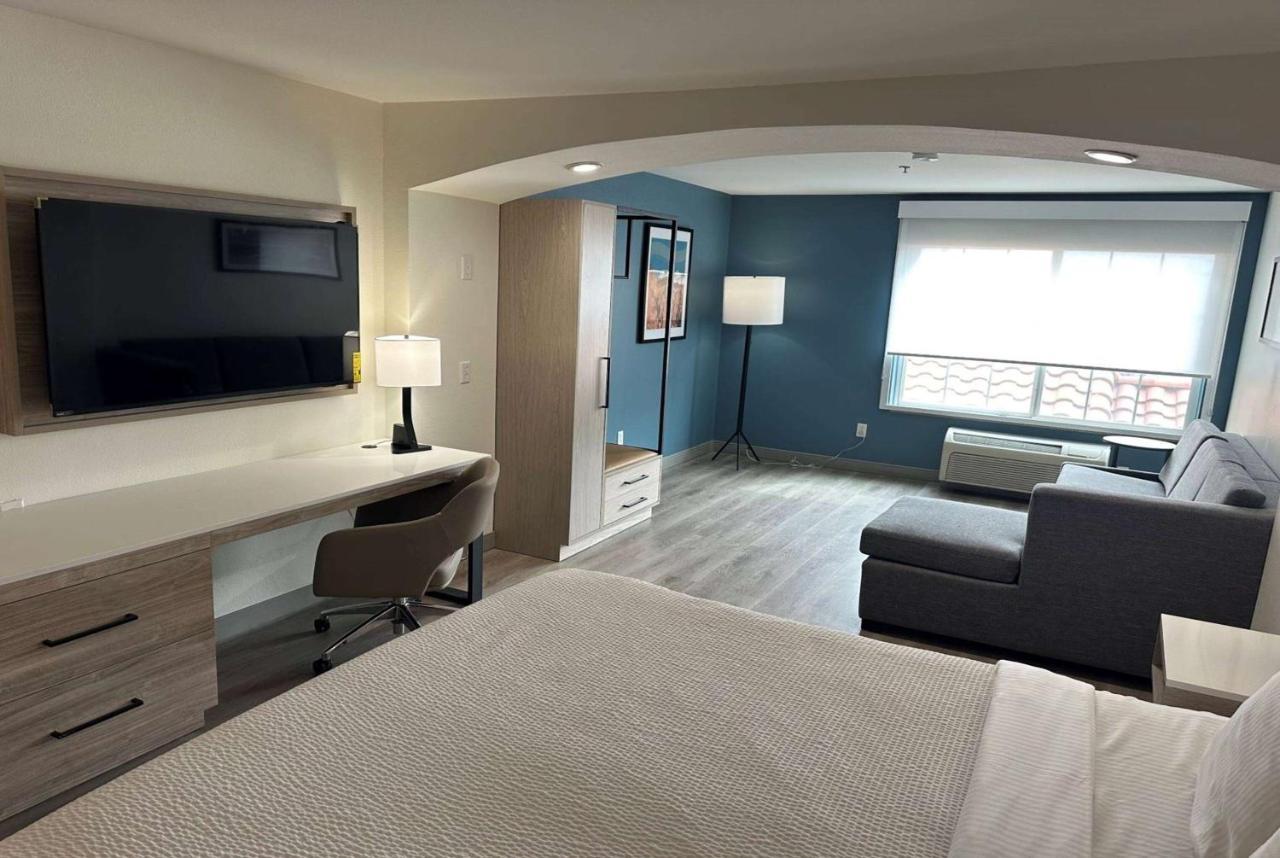 La Quinta Inn & Suites By Wyndham Albuquerque Midtown Exteriér fotografie