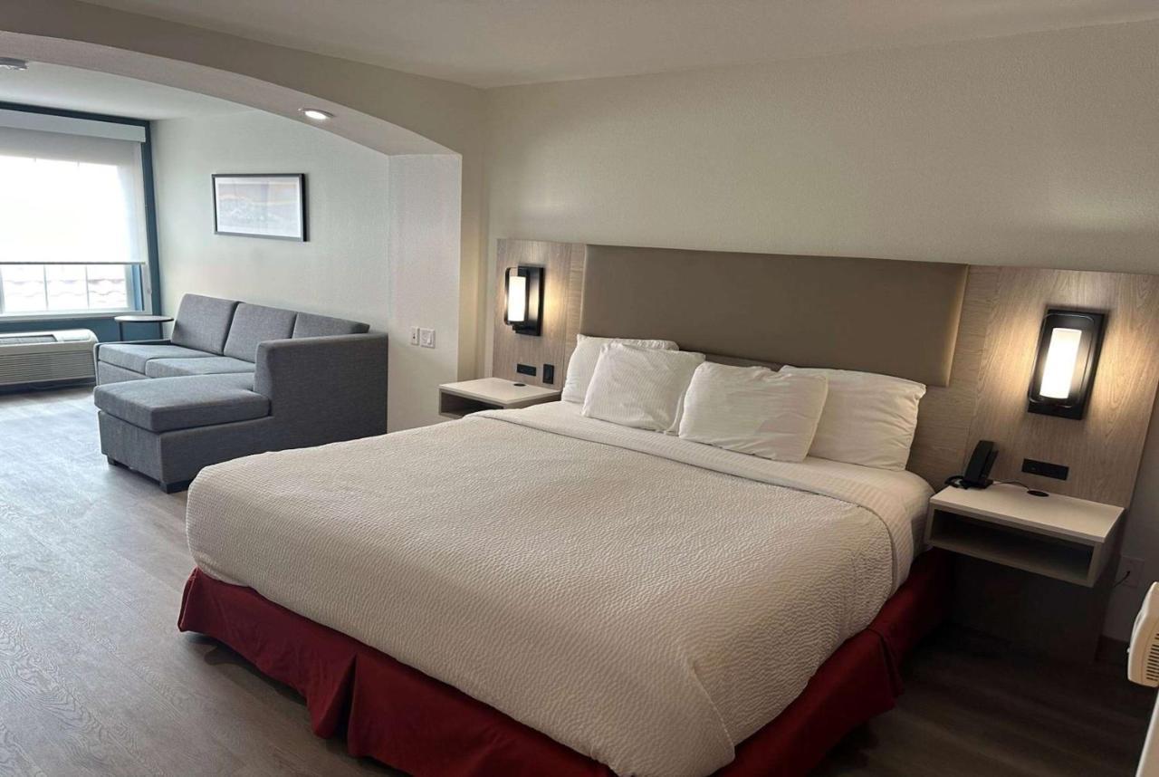 La Quinta Inn & Suites By Wyndham Albuquerque Midtown Exteriér fotografie